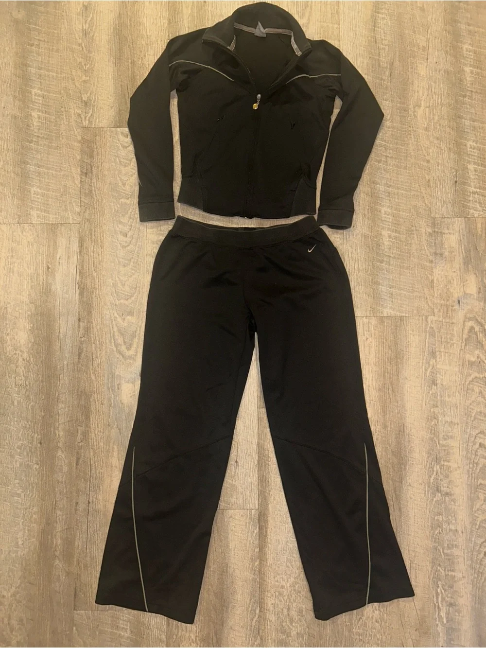 Nike Women’s XS Tracksuit Set Black Thermal Chevron Zip Jacket Straight Pants